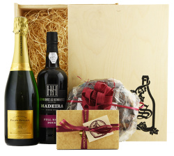 Pack X Champagne, Maderia, Chocolates, & Fruit Cake Gift Pack